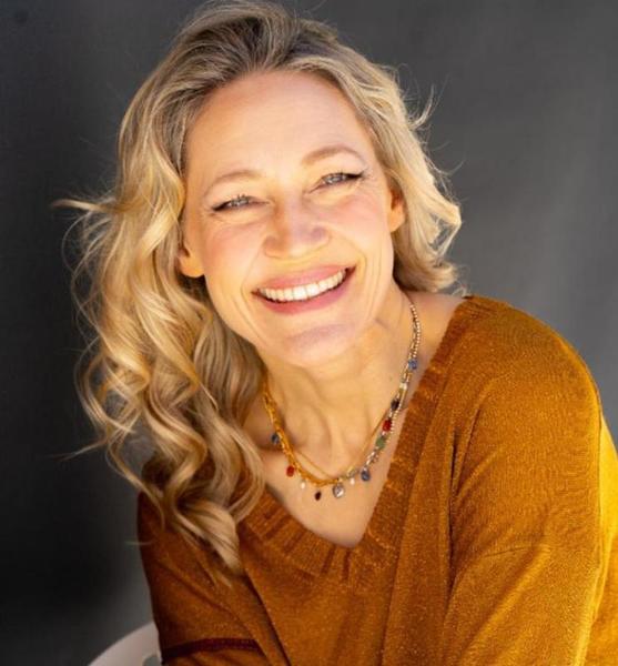 100017 a7404009  copy 