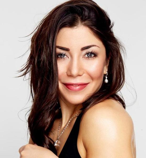 73678 headshot uli  copy 