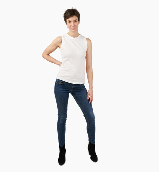 78696 sandra i