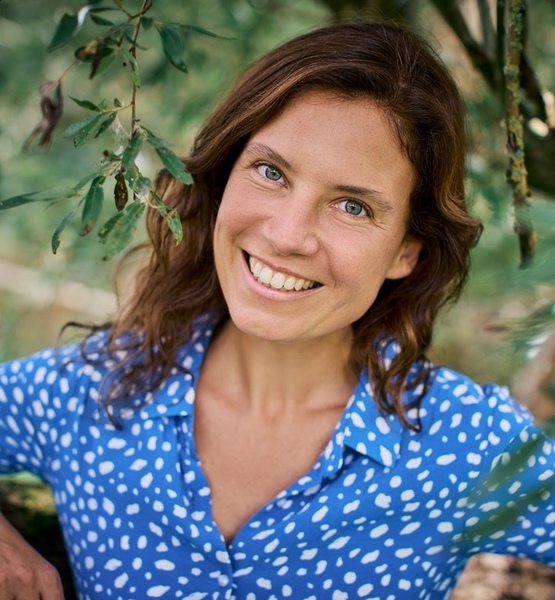 98584 johannaleinensmiling