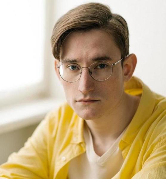 99054   dominique wollniok   copy 